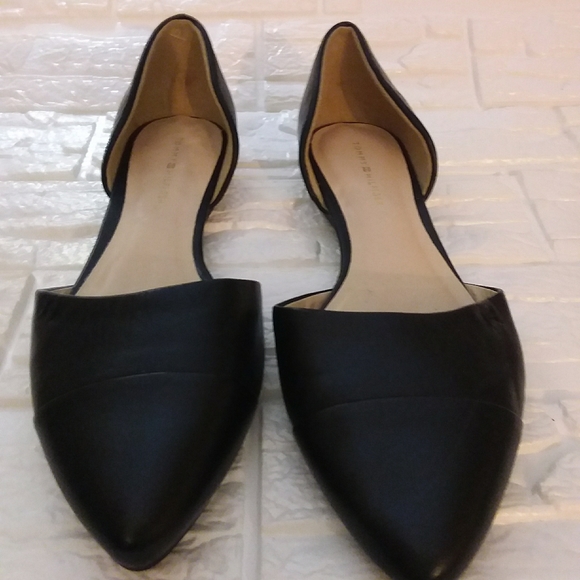 Tommy Hilfiger - Picture 1 of 4